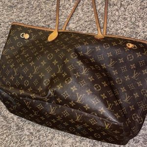Nice Louis Vuitton purse